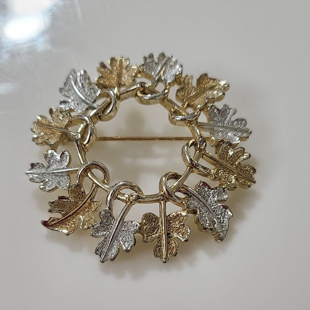 Vintage Sarah Coventry Brooch